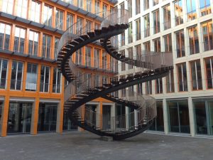 Olafur Eliasson erschuf die Treppe „Umschreibung“